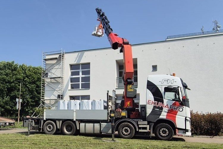 Přeprava s hydraulickou rukou